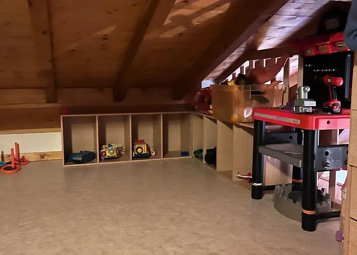 7 Personnes Hébergement de vacances *